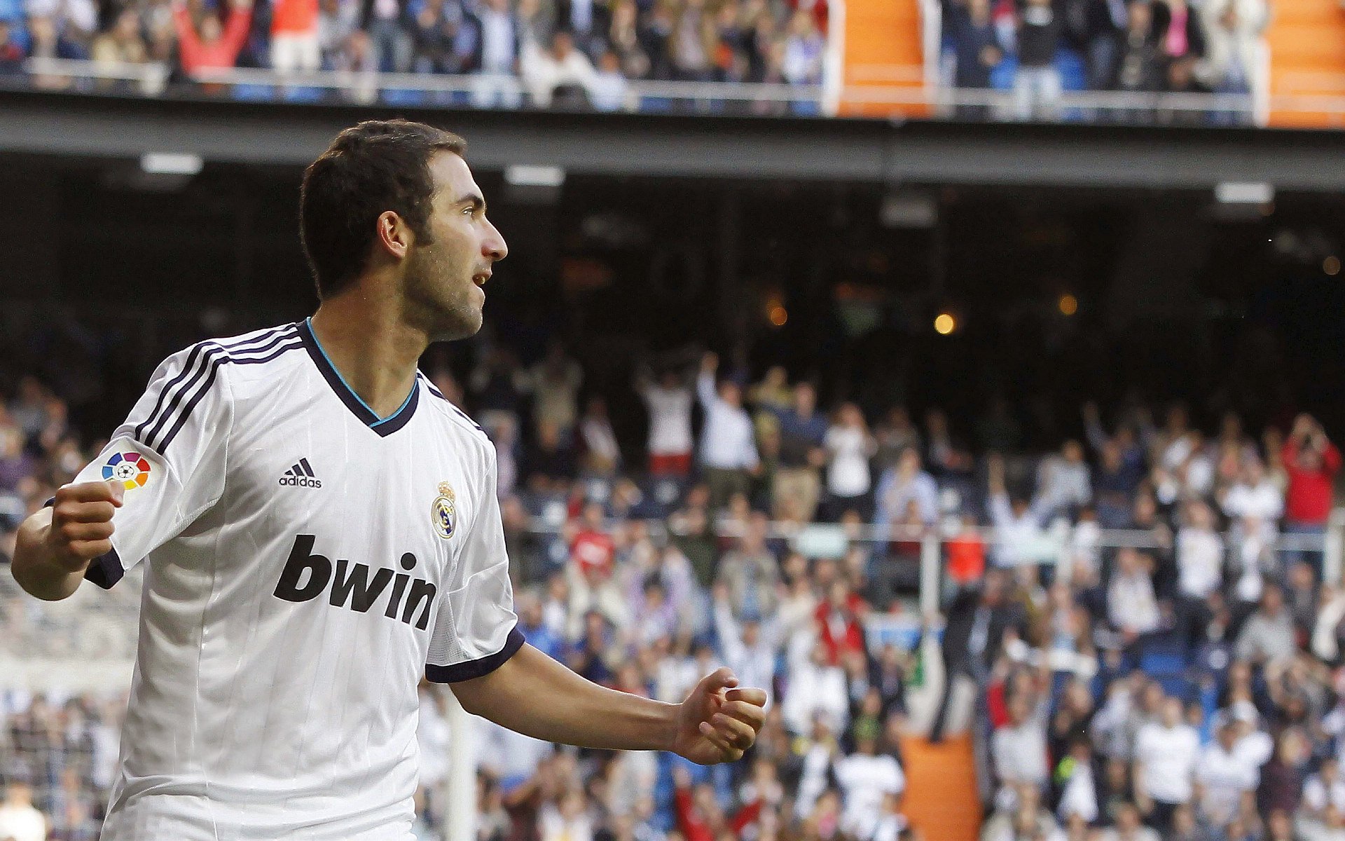 爱游戏下载-中超联赛球迷支持热情不减，中超球队球迷素质排行